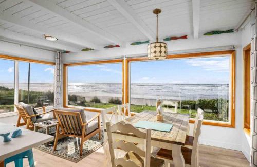 Rockaway Beach House | The Little Sand Castle