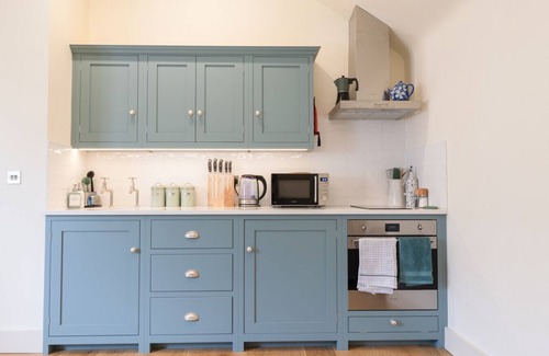 Burford Apartment | The Little Stable - Cosy 1 Bed Cottage in Burford