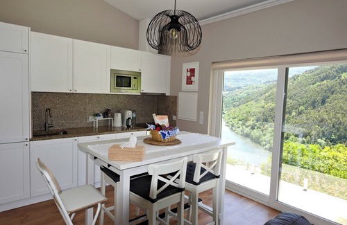 Campos de Baixo House | The Little Vineyard- Douro Riverview Villa with Private Pool, Vineyard & Forest