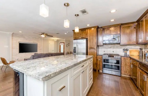 Meadows Place House | The Live Oak Place - Park Access - 3BR Serene Stay!