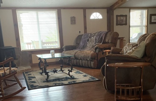 Washburn Cabin | The Lodge at COSY Farms...peaceful, secluded, mountain views, family friendly.