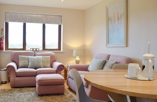 Pershore Cottage | The Lodge at Elmley Meadow