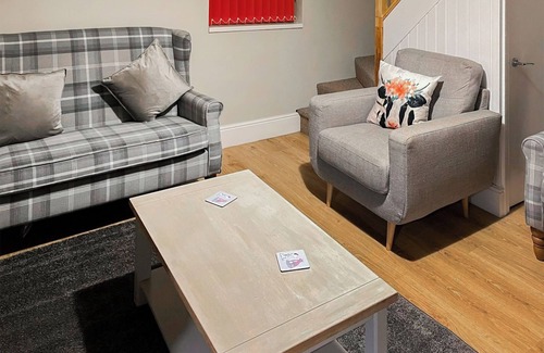 Winestead Cottage | The Lodge at Owstwick Hall