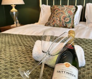Norwich Bed & Breakfast | The Lodge at Salhouse