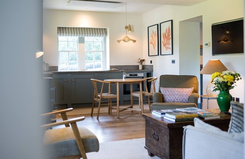 Galashiels Cottage | The Lodge at The Yair - Riverside comfort in the Scottish Borders