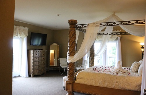 Danielsville Cabin | The Lodge at Woodstone Country Club