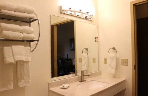 Danielsville Cabin | The Lodge at Woodstone Country Club
