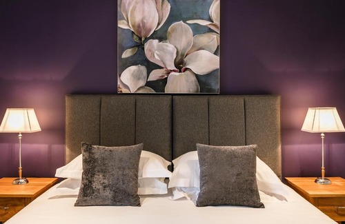 Kendal Hotel | The Lodge @ Carus Green