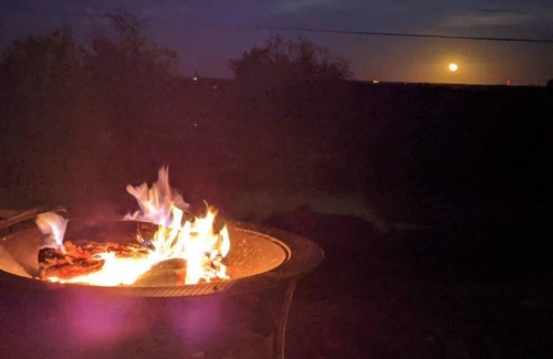 Mountain View Cottage | " The Lodge" Cottage on edge of town w/ Scenic View