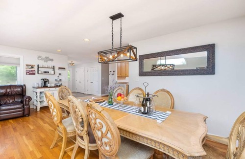 Roseland House | The Lodge on 151 on 40 acres