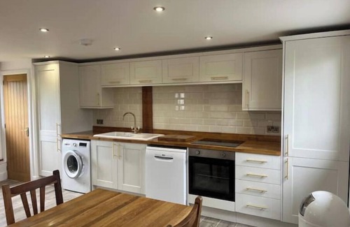 Martlesham Heath House | The lodge Sleeps 5 Away from it all self catering property in Newbourne,