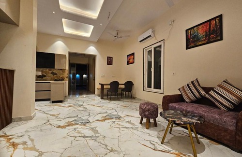 Greater Noida Hotel | The Lodgers Boutique Hotel Near India Expo Centre & Mart Greater Noida