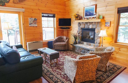 Rangeley Cottage | The Loft - a getaway for skiers and snowmobilers
