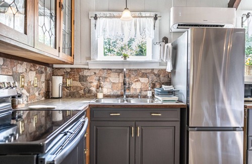 Pinebluff Apartment | The Loft and Mane Cottage