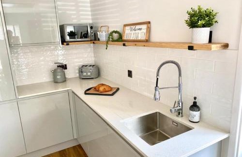 Combe Martin Apartment | ‘The Loft’ - Apartment by the sea