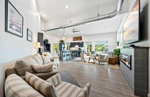 Egg Harbor House | The Loft at Egg Harbor Lifestyle