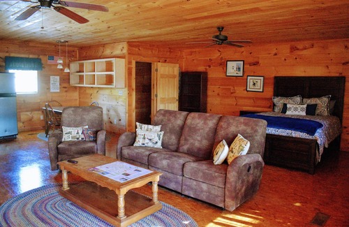 Mill Spring Cabin | The Loft at Parker-Binns Vineyard
