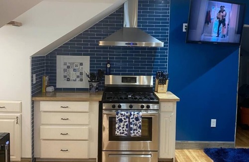 Pleasant Grove Apartment | The Loft on Locust with Mountain Views