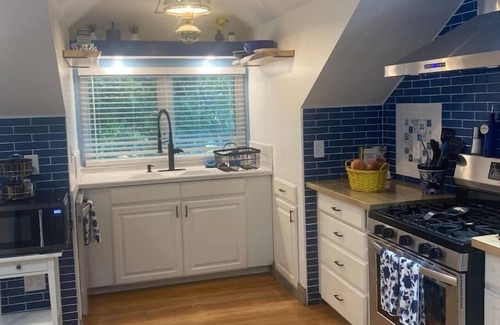 Pleasant Grove Apartment | The Loft on Locust with Mountain Views