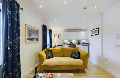 Penrith Cottage | The Loft, Penrith - a cottage that sleeps 3 guests in 2 bedrooms