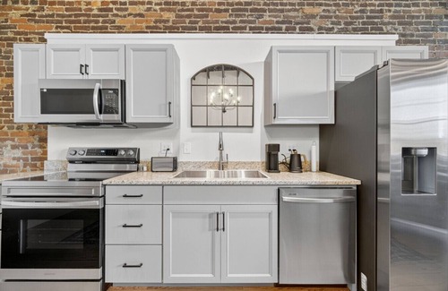 Fayetteville Apartment | THE LOFTS | Courthouse + Balcony