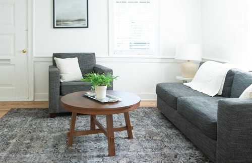 Strasburg Apartment | The Log Cabin at Strasburg "The Pierre"