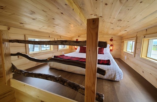 Lakeside Apartment | The Log Cabin - Tiny House - Tiny Digs Lakeshore