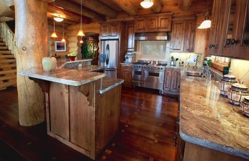Truckee House | The LOG HOUSE in Truckee, CA - 5,250 sq.ft. of Awesome!