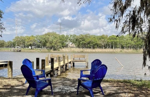 Brazoria House | The Lone Oak River Retreat on The San Bernard River - Fisherman's Paradise!