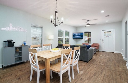 Downtown San Antonio House | The Lone Star Landing