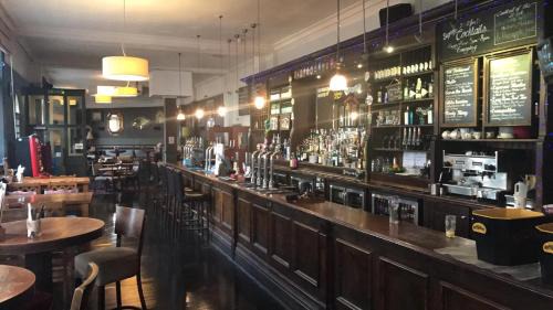 Tooting Hotel | The Long Room Hotel and Bar