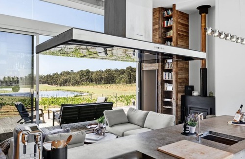 Pokolbin House | The Longhouse - Your group escape. The Longhouse, Hunter Valley