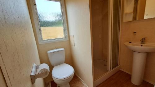 Mawr House | The Lookout - Park Home, Farm Park Stay