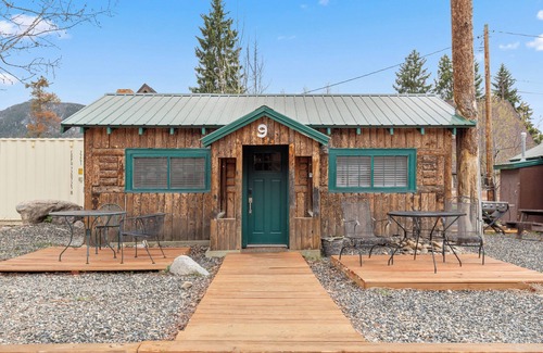 Grand Lake Cabin | The Loose Moose Cabin #9 at Downtown Grand Lake near RMNP Entrance
