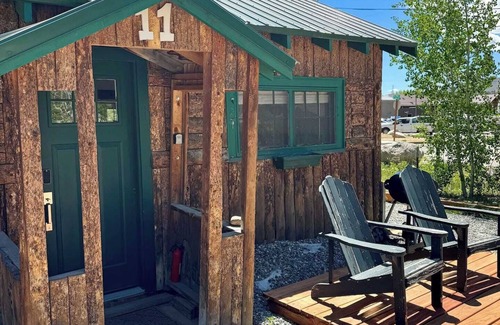 Grand Lake Cabin | The Loose Moose Cabin #11 at Downtown Grand Lake near RMNP Entrance