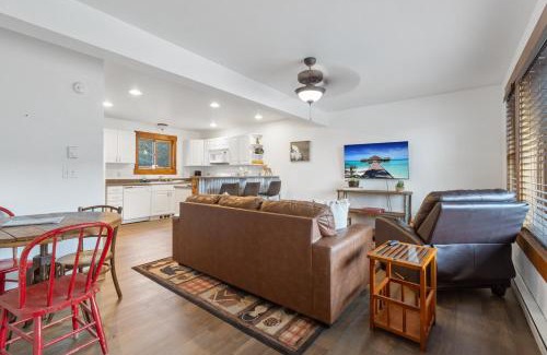 Grand Lake Hotel | The Loose Moose Lodge #3 At Downtown Grand Lake