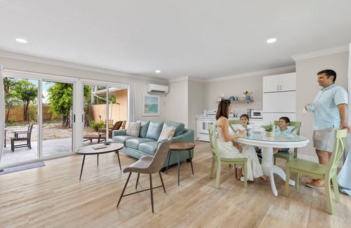 Sanibel Cottage | The Lovebird-sleeps 3! Great value on Sanibel-walk to dining, shops and Historic East End Lighthouse