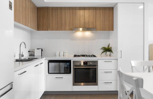 Adelaide Central Business District Apartment | The Luxury/City Central/Pool/Gym/Parking/WiFi