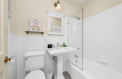 Poiciana Park II Apartment | The Luxury Sunset Villa! Saltwater Pool & Hot Tub!