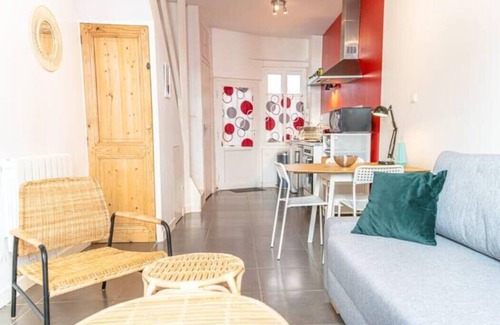 Saint Michel - Mairie Apartment | The Lyonnais Lodge - Saxe Gambetta - University