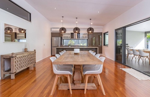 Smiths Lake House | The Mac. the amazing The Mac