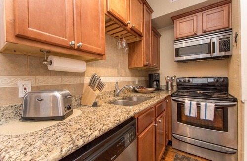 Arsenal Hotel | The Madison Riverwalk