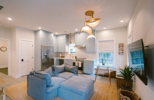 Wilmington House | The Magnolia: Serene Oasis Under Nature’s Canopy