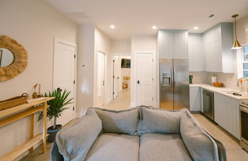 Wilmington House | The Magnolia: Serene Oasis Under Nature’s Canopy