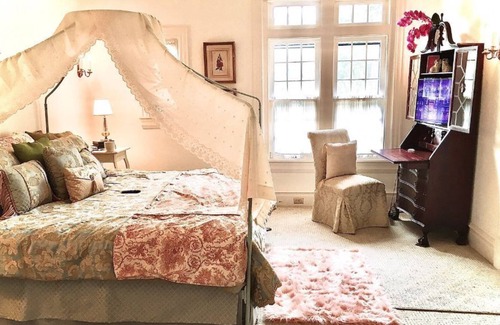 Bausman House | The Main on Marietta * Historic Estate