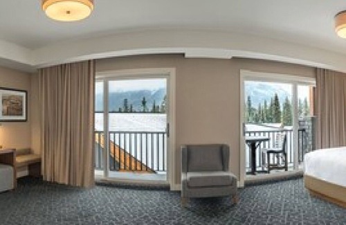 Canmore Hotel | The Malcolm Hotel
