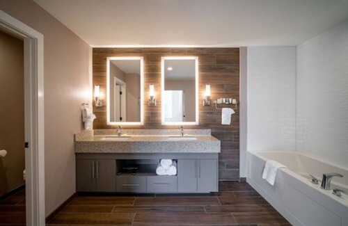 Canmore Hotel | The Malcolm Hotel