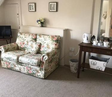 Merton Hotel | The Malt Scoop Inn