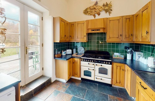Nethy Bridge Cottage | The Maltings - Highland lodge with hot tub and summer house