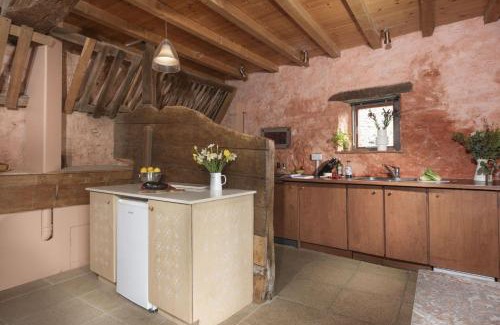 Axminster House | The Manger
